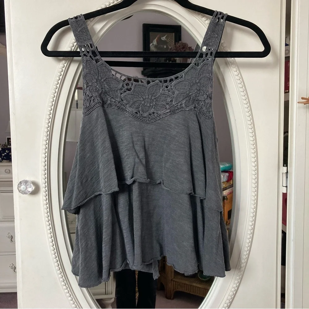 Gray top - Picture 2 of 5